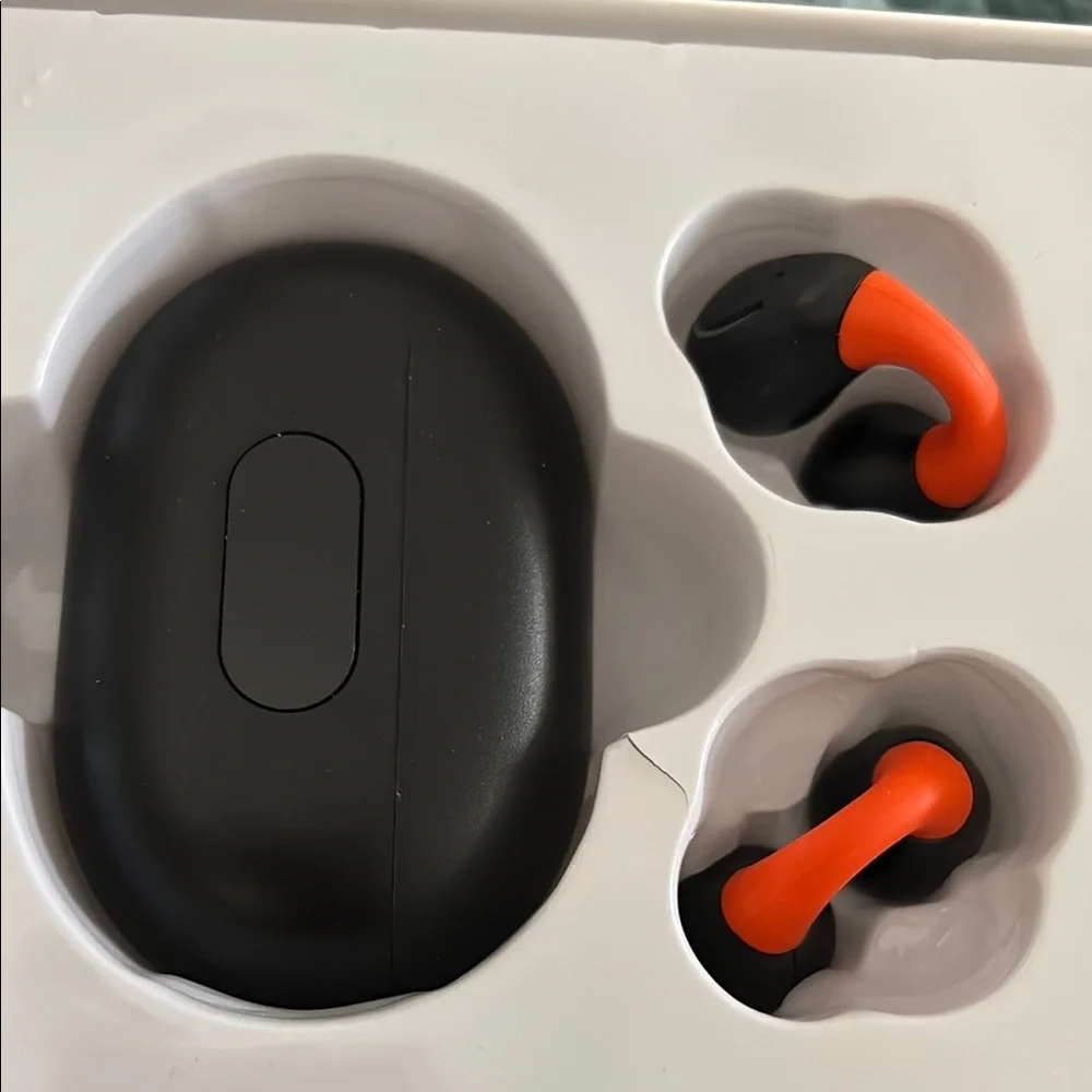 Black Wireless Earbuds